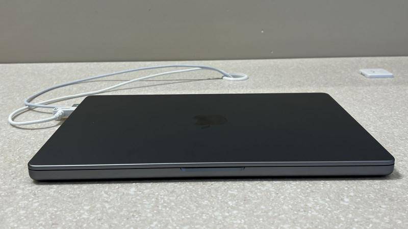 14-inch-macbook-pro-closed