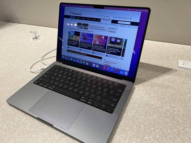new-14-inch-macbook-pro-top