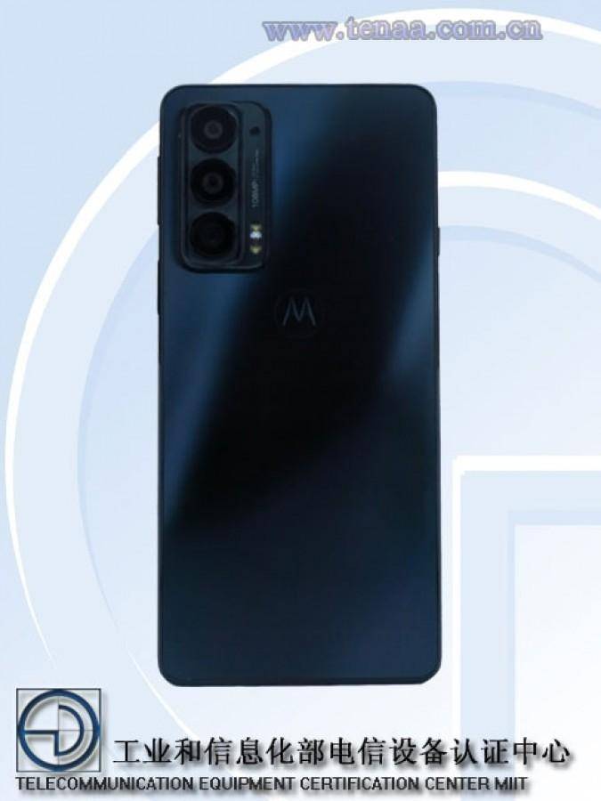 Motorola Edge 20-1