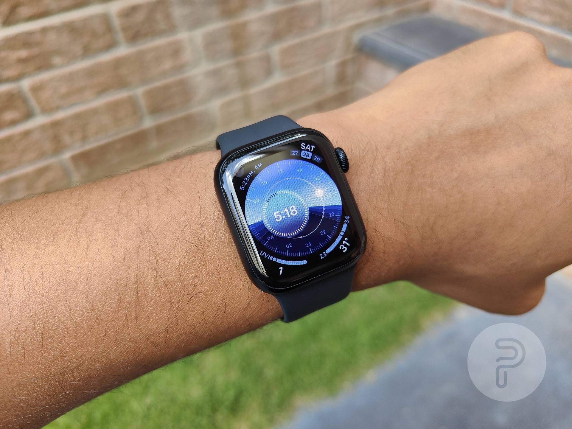 an image showing the solar dial watch face available on the apple watch