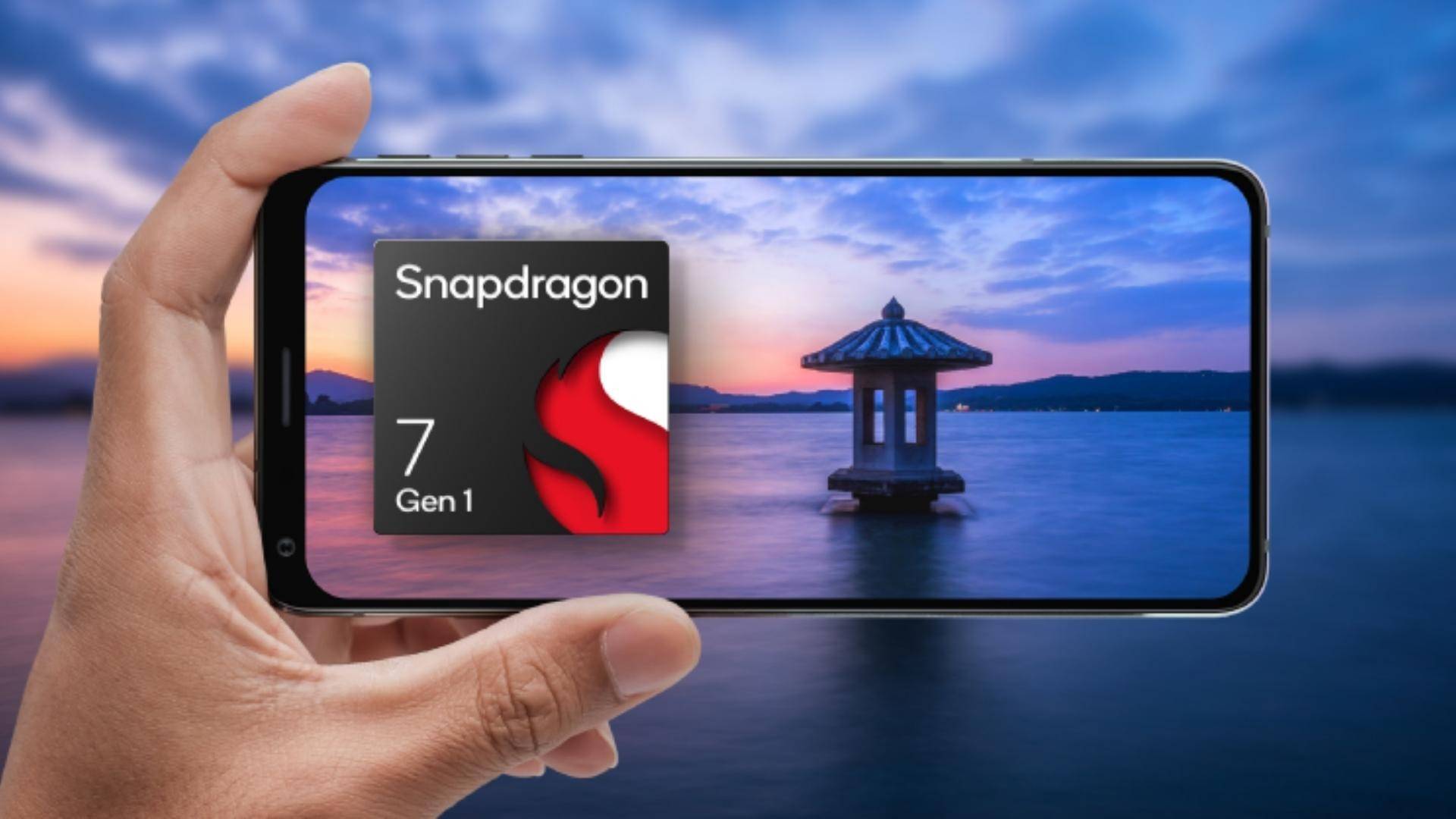 también una imagen de un teléfono capturando un fondo de pantalla panorámico con una representación de Snapdragon 7 gen 1 en la pantalla
