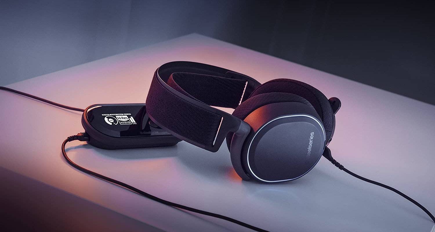 SteelSeries Arctis Pro + GameDAC Wired Gaming Headset Featured